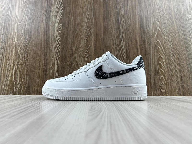 NIKE AIR FORCE 1 (40)