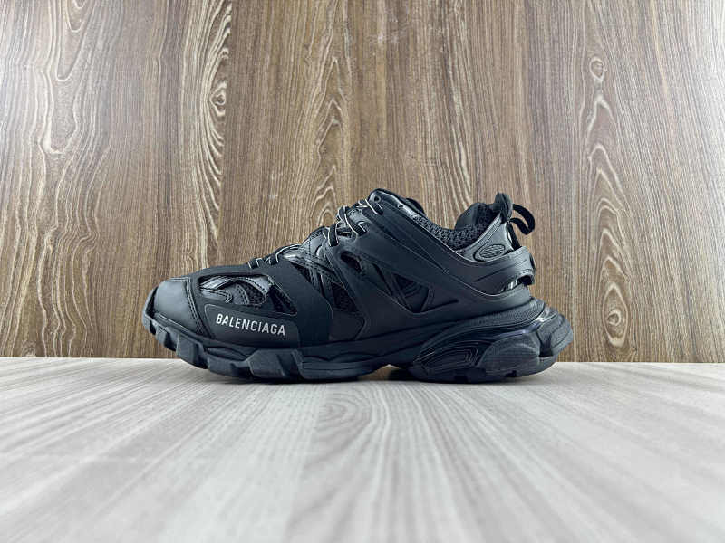 BALENCIAGA SHOES (142)