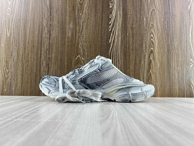 BALENCIAGA SHOES (57)