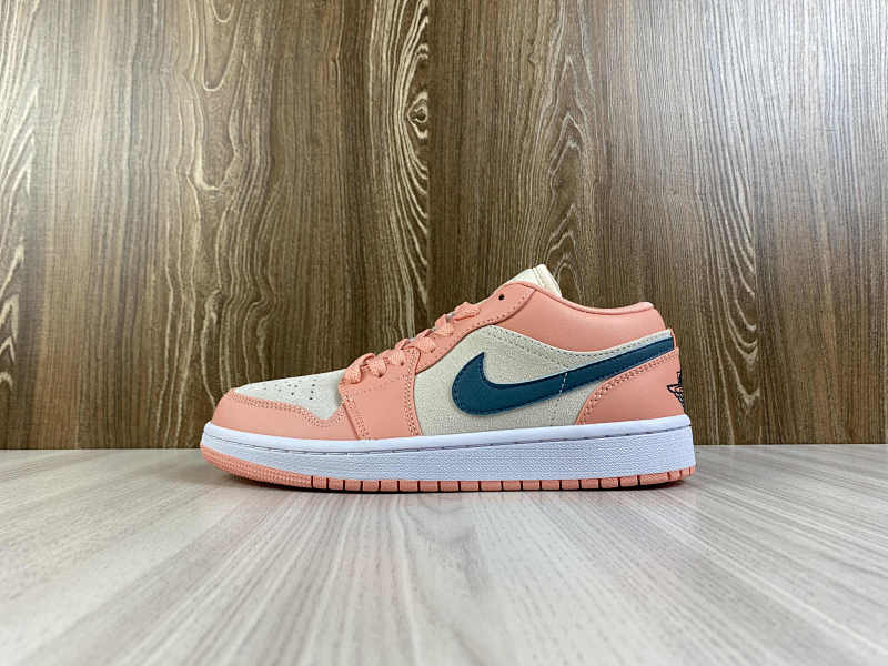 NIKE AIR JORDAN 1 LOW (144)