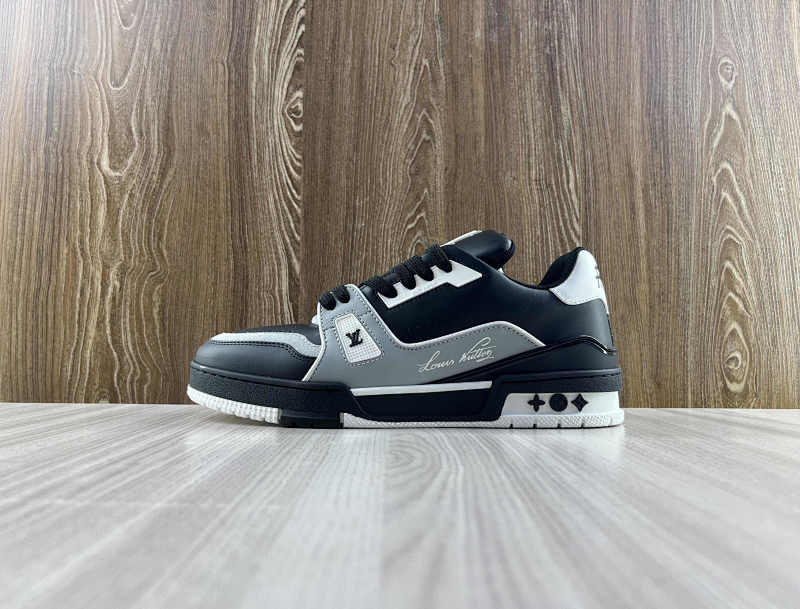 LOUIS VUITTON SHOES (45)