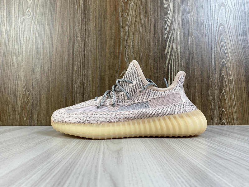 YEEZY 350 (67)