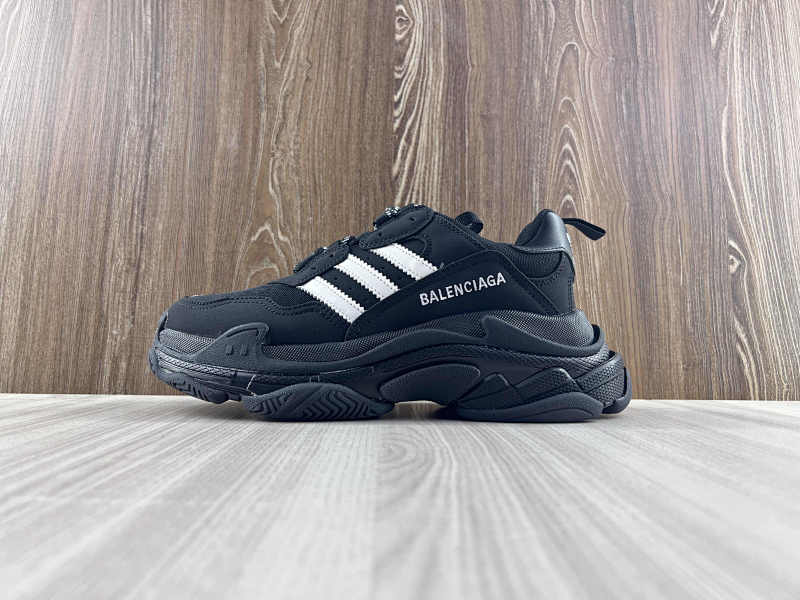 BALENCIAGA SHOES (234)