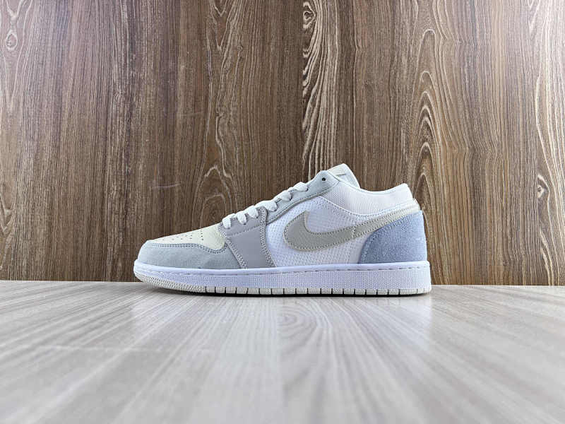 NIKE AIR JORDAN 1 LOW (71)