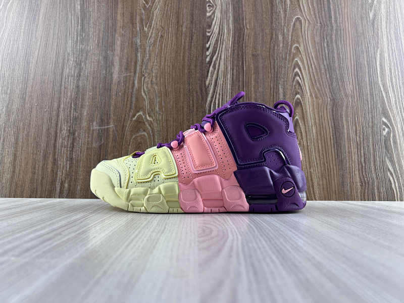 NIKE UPTEMPO (27)