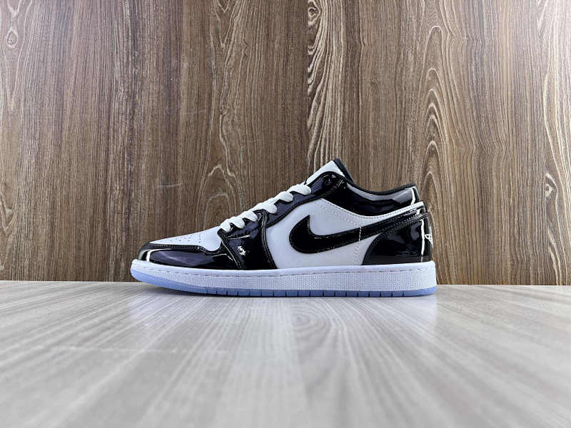 NIKE AIR JORDAN 1 LOW (35)