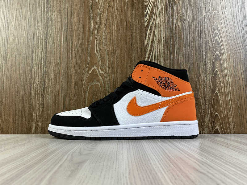 NIKE AIR JORDAN 1 MID (19)