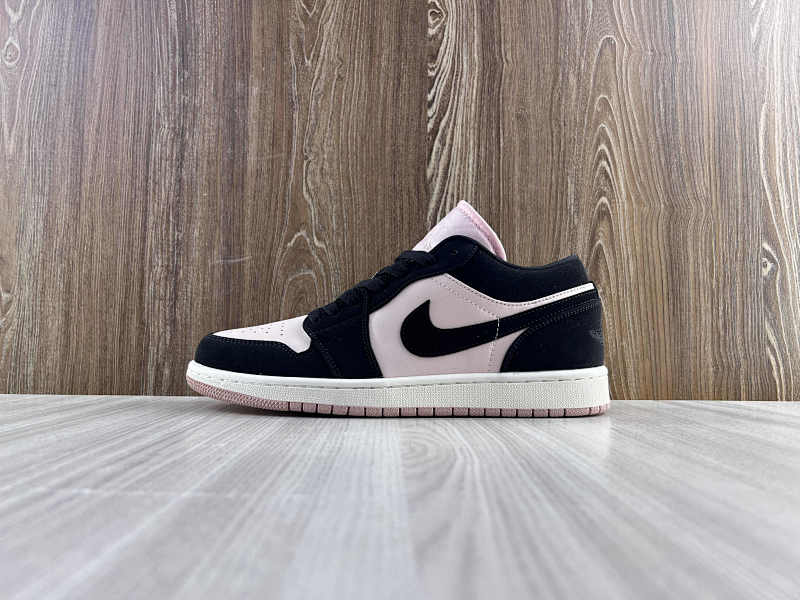 NIKE AIR JORDAN 1 LOW (86)
