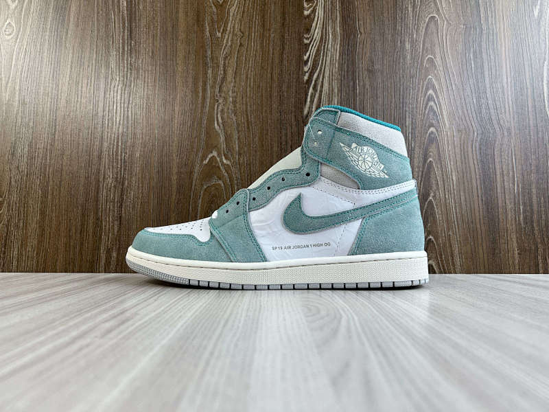 NIKE AIR JORDAN 1 HIGH (116)