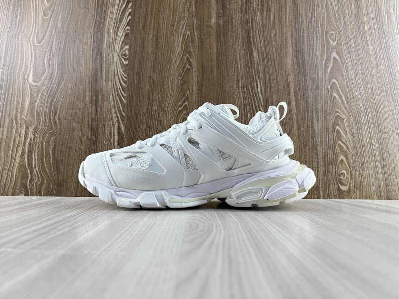 BALENCIAGA SHOES (116)