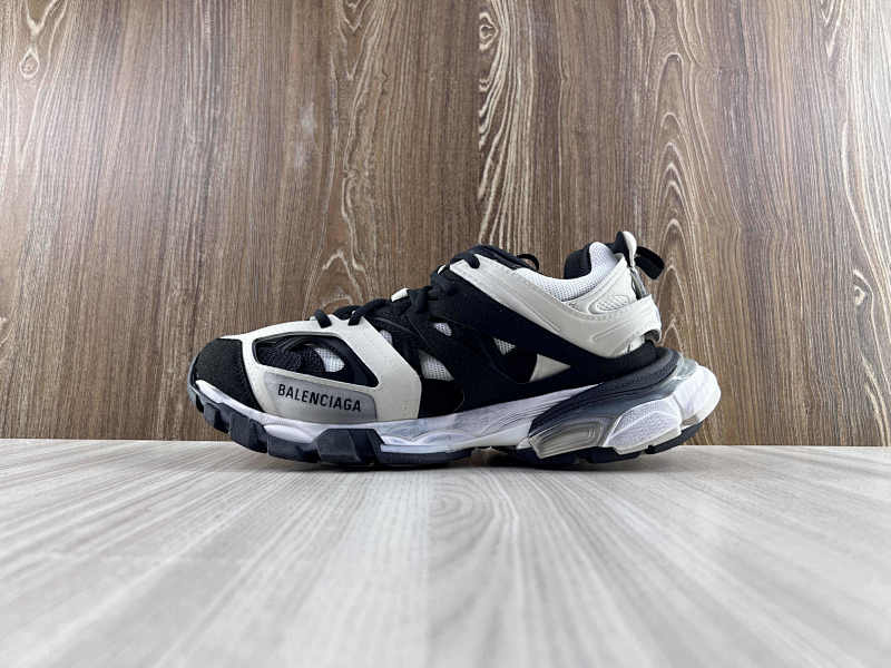 BALENCIAGA SHOES (192)