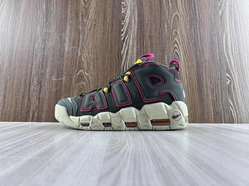 NIKE UPTEMPO (14)