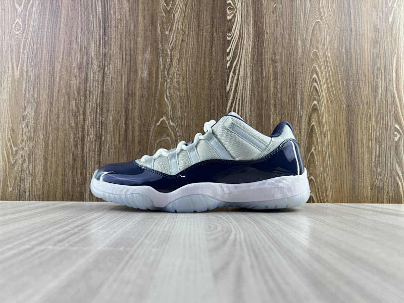 NIKE AIR JORDAN 11 (21)