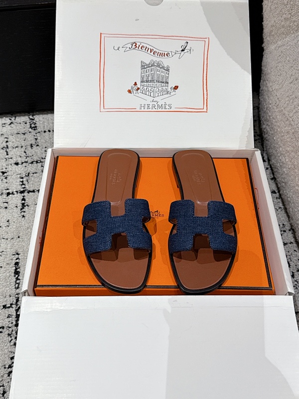 HERMES SHOES (568)