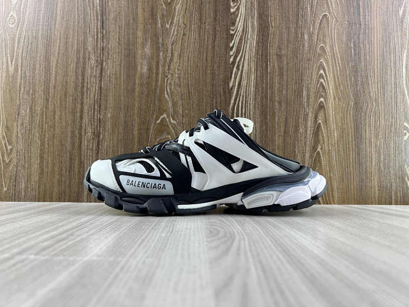 BALENCIAGA SHOES (41)