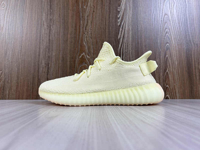 YEEZY 350 (73)