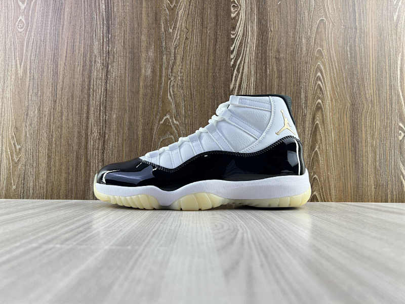 NIKE AIR JORDAN 11 (7)
