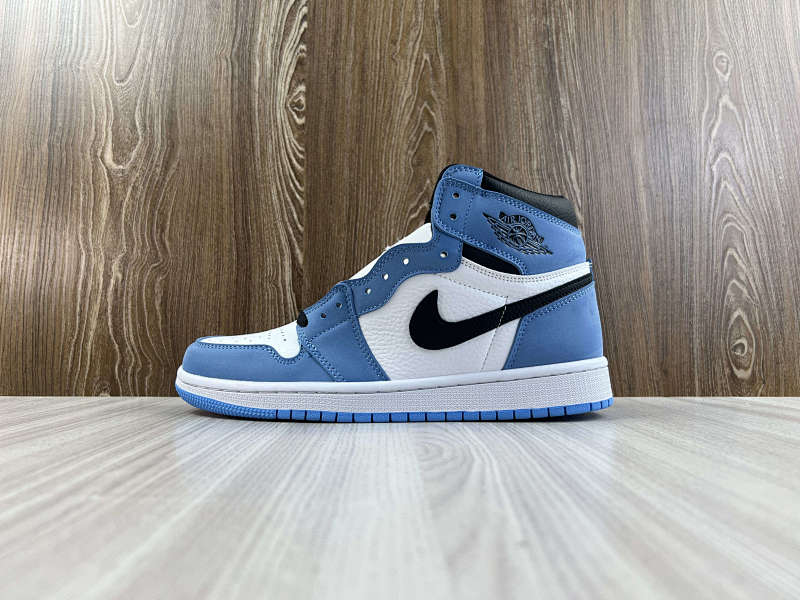 NIKE AIR JORDAN 1 HIGH (36)