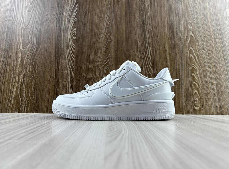 NIKE AIR FORCE 1 (72)