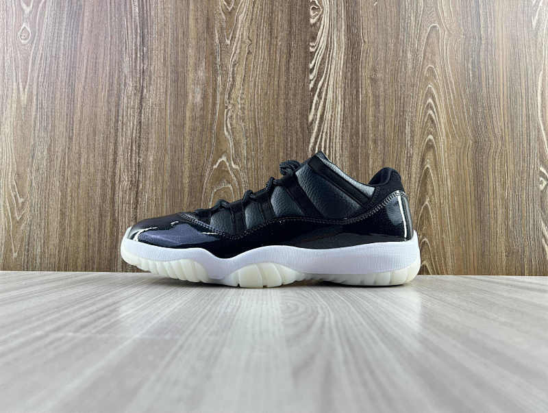 NIKE AIR JORDAN 11 (19)