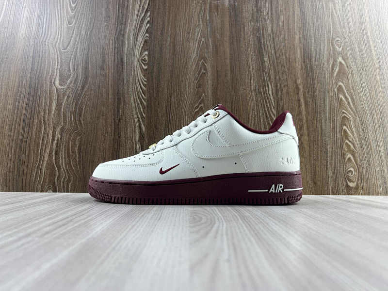 NIKE AIR FORCE 1 (81)