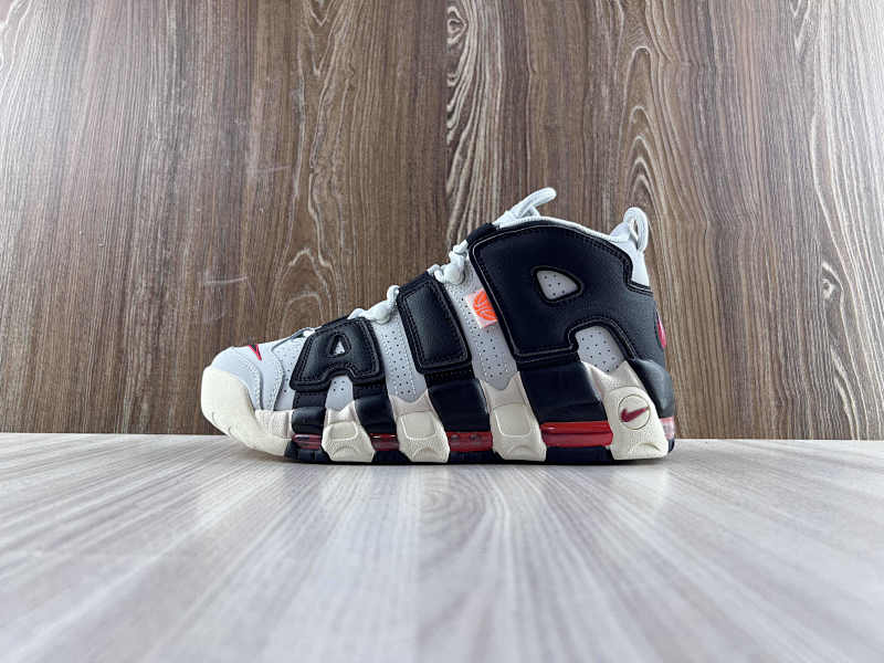 NIKE UPTEMPO (4)