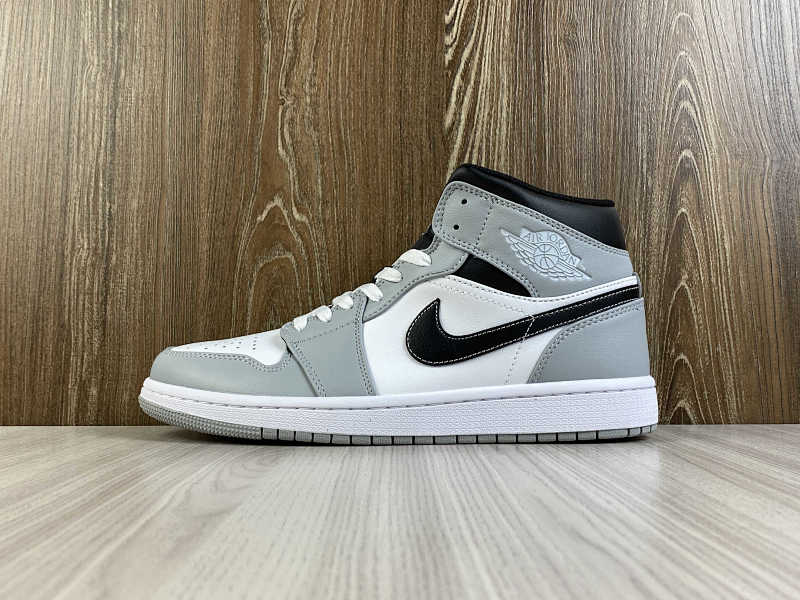 NIKE AIR JORDAN 1 MID (18)