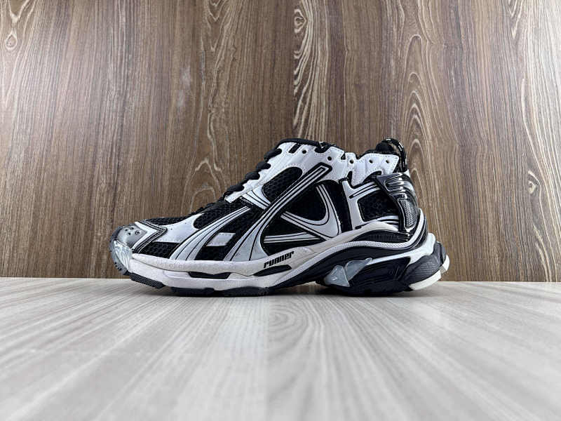 BALENCIAGA SHOES (185)