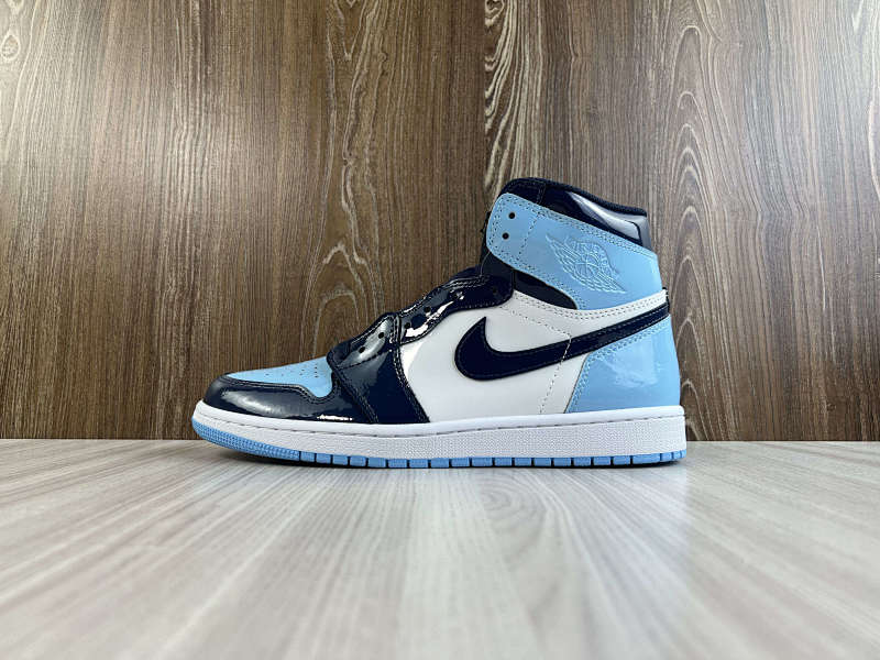 NIKE AIR JORDAN 1 HIGH (109)