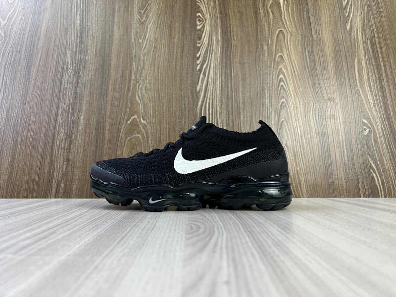 NIKE VAPORMAX