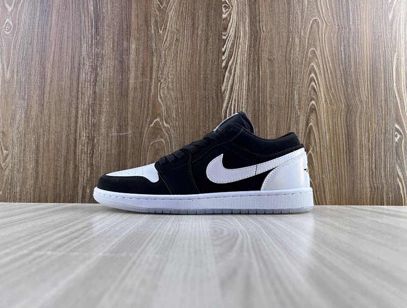 NIKE AIR JORDAN 1 LOW (94)