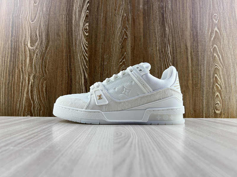LOUIS VUITTON SHOES (24)