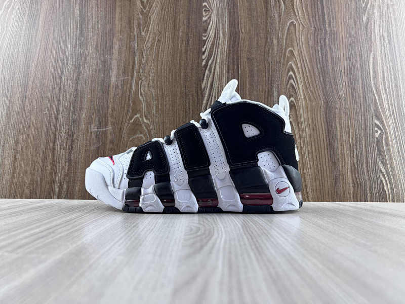 NIKE UPTEMPO (28)