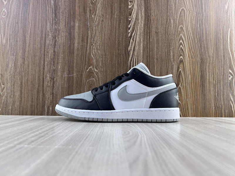 NIKE AIR JORDAN 1 LOW (79)