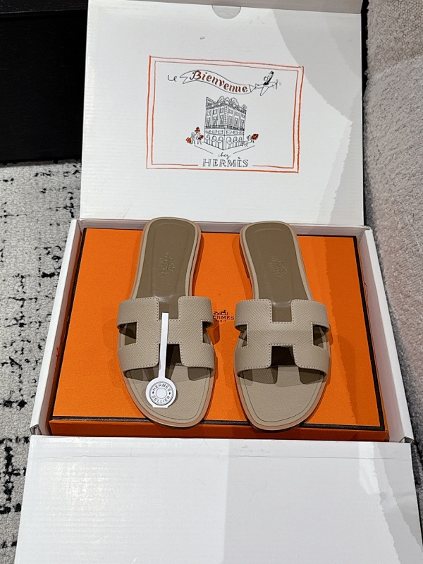 HERMES SHOES (575)
