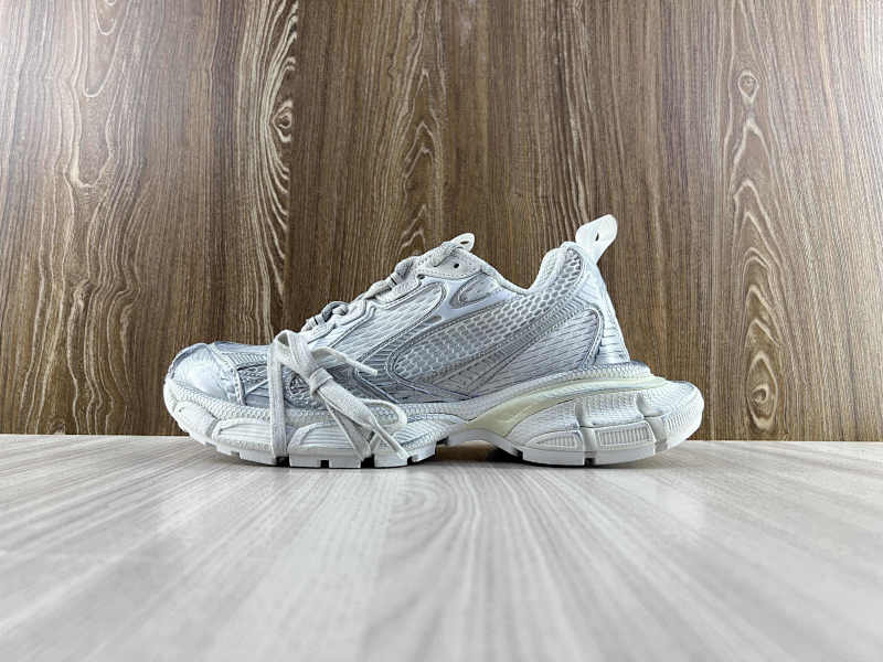 BALENCIAGA SHOES (101)