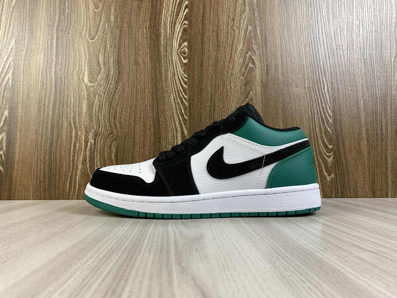 NIKE AIR JORDAN 1 LOW (137)