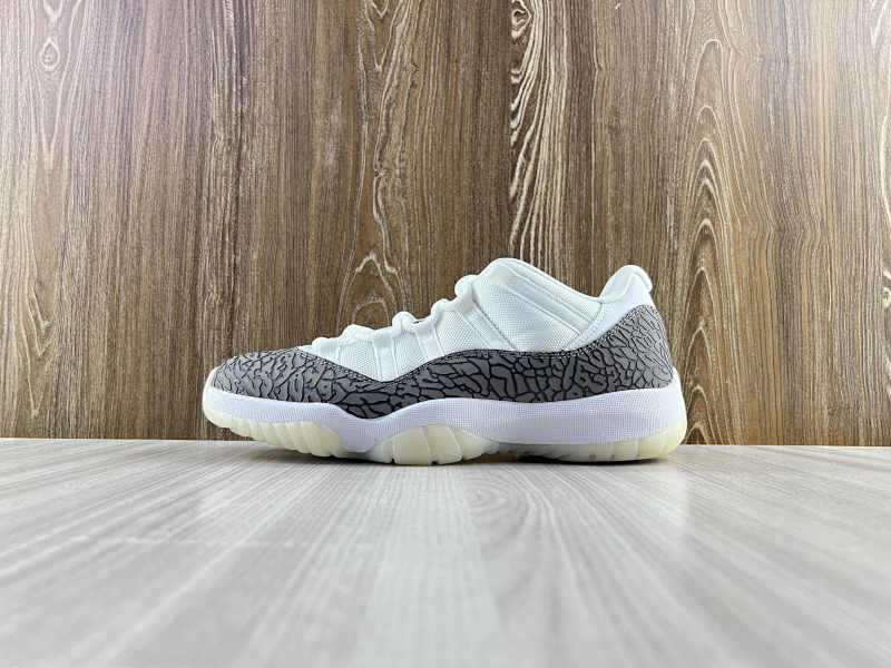 NIKE AIR JORDAN 11 (22)
