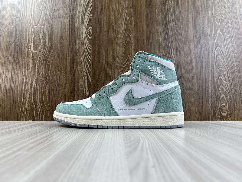 NIKE AIR JORDAN 1 HIGH (41)