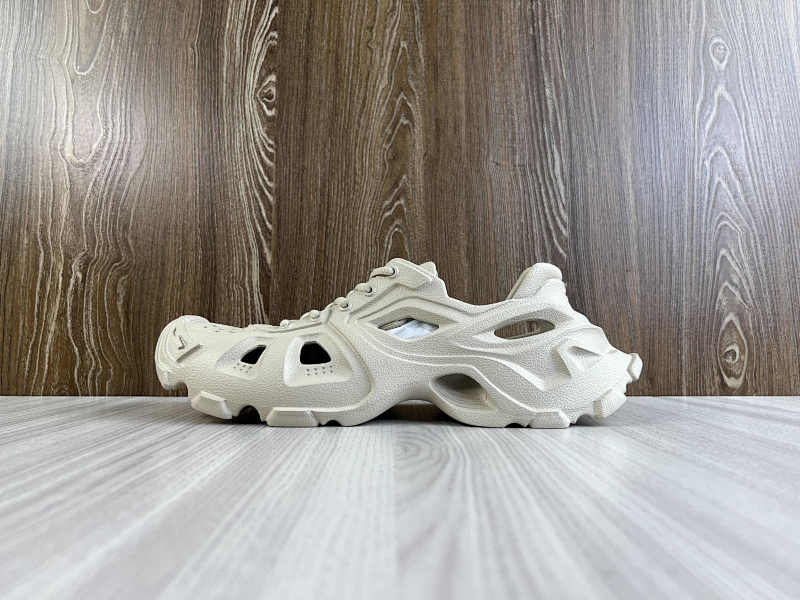 BALENCIAGA SHOES (328)