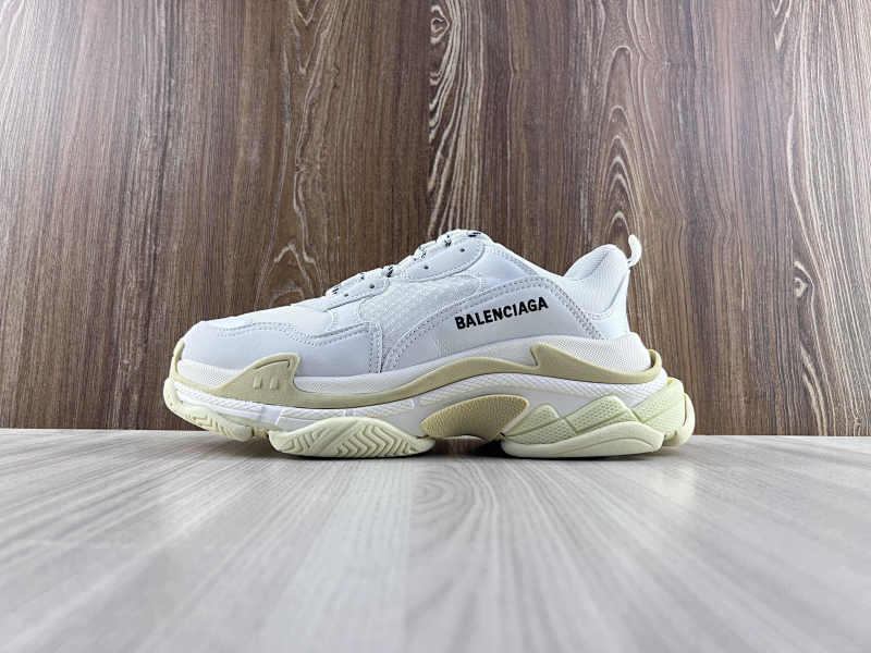 BALENCIAGA SHOES (243)