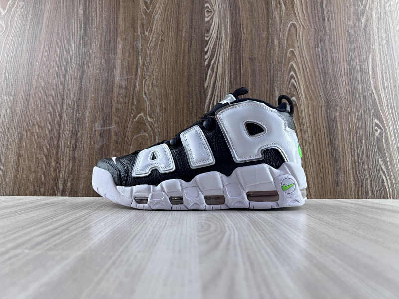 NIKE UPTEMPO (15)
