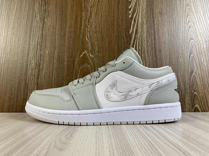NIKE AIR JORDAN 1 LOW (129)