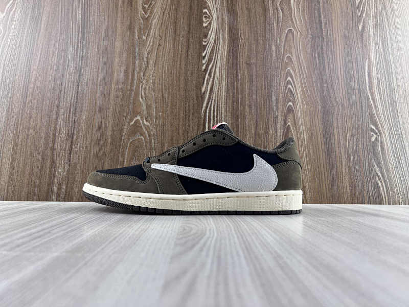 NIKE AIR JORDAN 1 LOW (5)