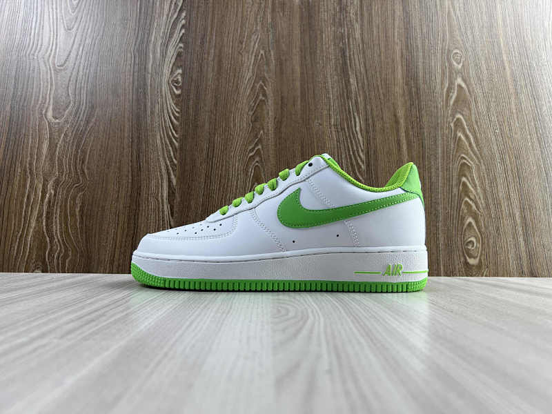 NIKE AIR FORCE 1 (68)