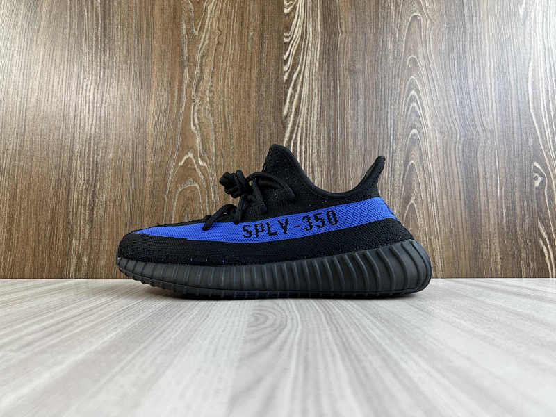 YEEZY 350 (16)