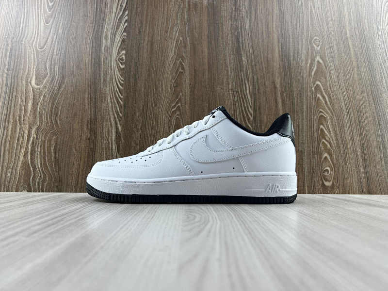 NIKE AIR FORCE 1 (35)