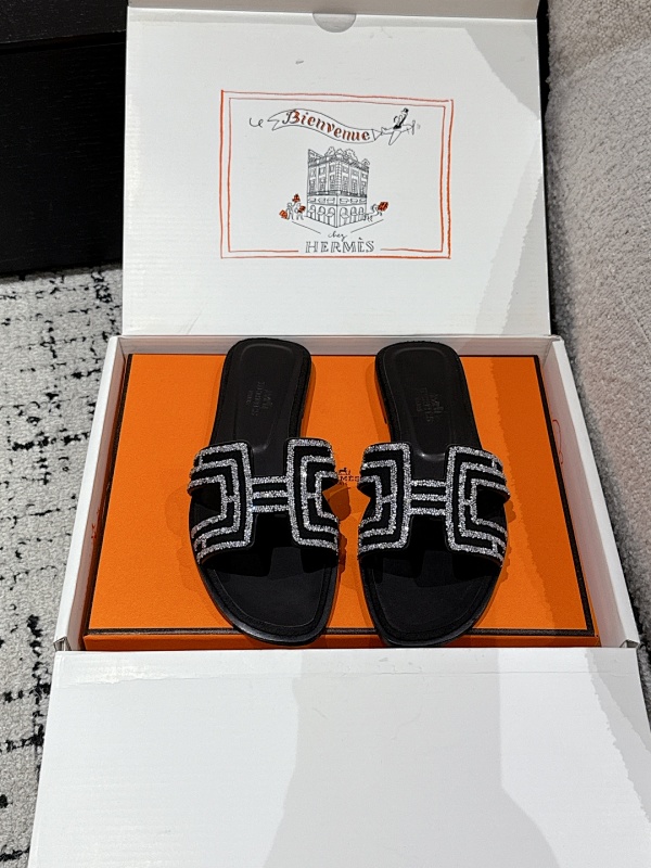 HERMES SHOES (564)