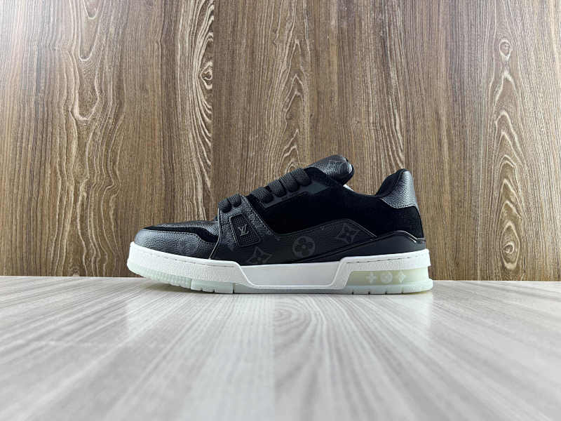 LOUIS VUITTON SHOES (48)
