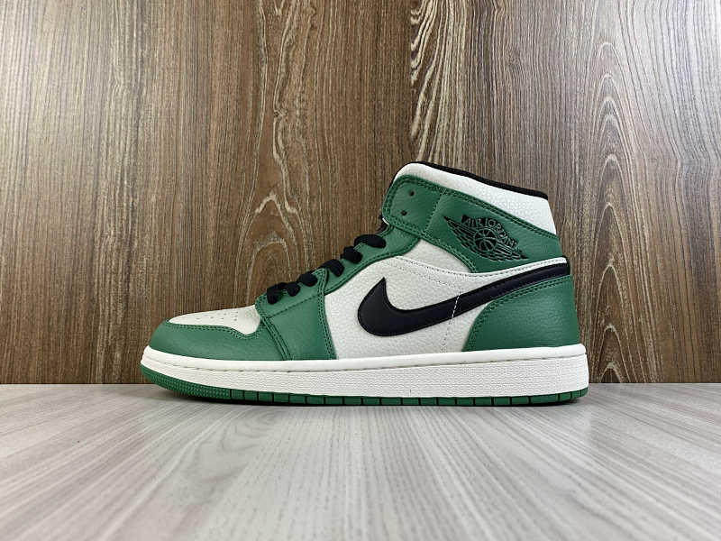 NIKE AIR JORDAN 1 MID (13)